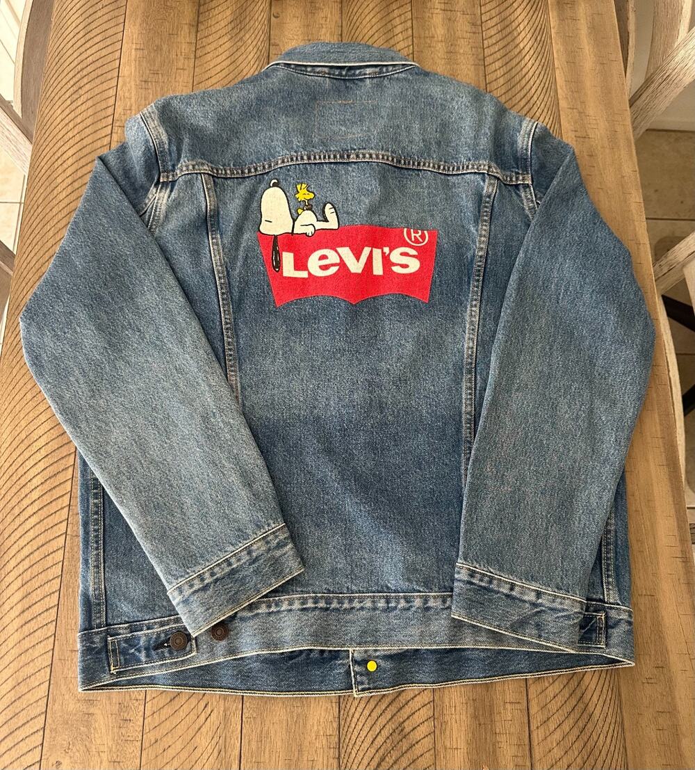 Levi's x Peanuts Snoopy Woodstock Denim Trucker Jacket Men's Size XL Yellow Tab